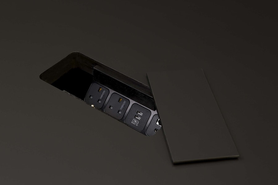 BEAM TABLE power management Konstantin Grcic c2019 Establishedand Sons c James Champion Detail 01 72dpi
